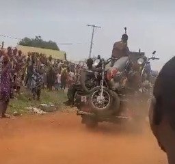 Residents Hail Troops as Joint Ground-Air&hellip;