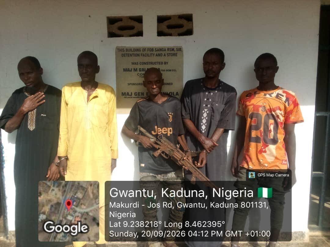 Troops arrest five suspected criminals, recover fabricated…